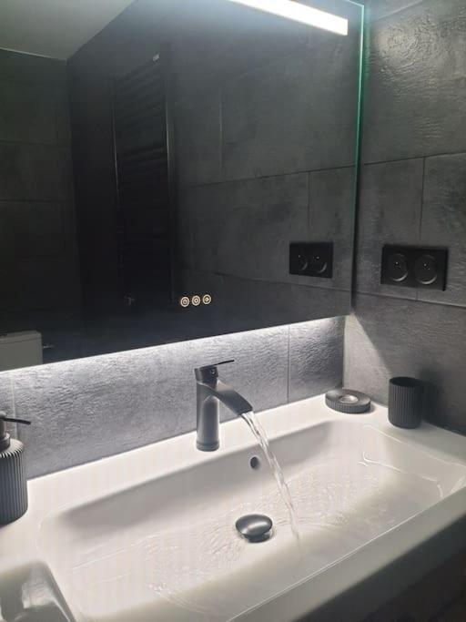 Superbe Appartement Avec Jacuzzi Et Exterieur Perpignan Kültér fotó